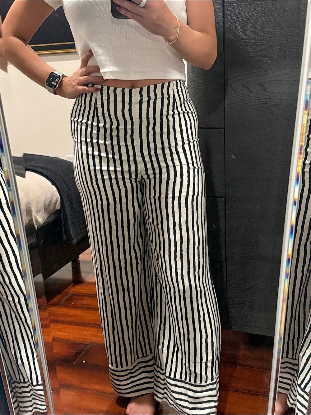 Comfy Striped Wide Leg Pants in White & Black Size Medium Like New